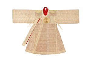 1일부터 세종대 박물관에서 열리는 전시회에 선보이는 곤룡포(袞龍袍). 곤룡포는 조선시대 세종(世宗)대부터 입기 시작한 것으로 전해지며, 처음에는 붉은색 곤룡포(紅龍袍)를 입다가 고종황제에 이르러 황제국(皇帝國)의 지위에 맞게 황색 곤룡포(黃龍袍)를 입었다. / 세종대 제공